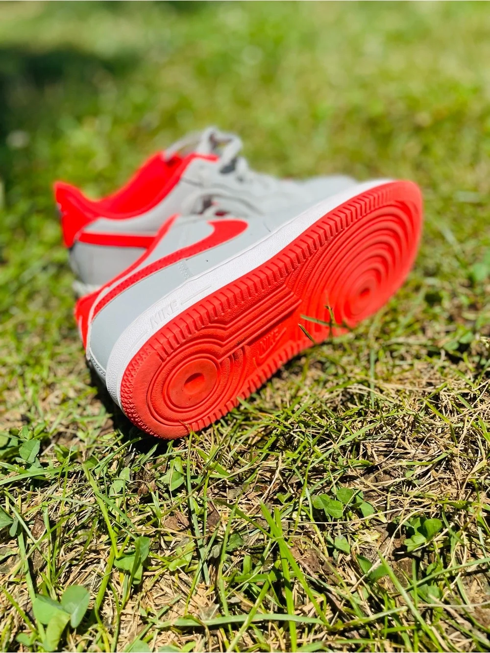 Nike Air Force 1 Low Light Smoke Bright Crimson